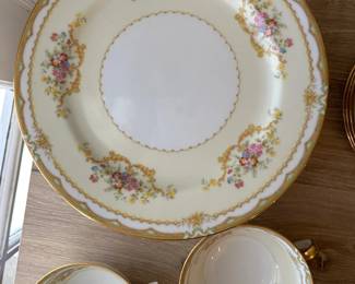 Noritake China Muriel Pattern China Set