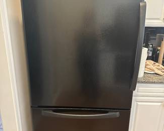 Amana wide refrigerator 
