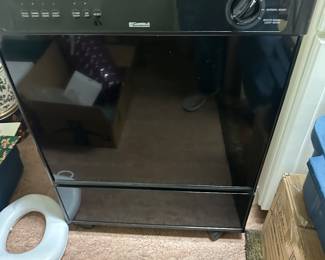 Freestanding dishwasher