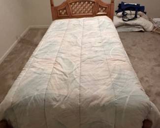 Twin Thomasville bed