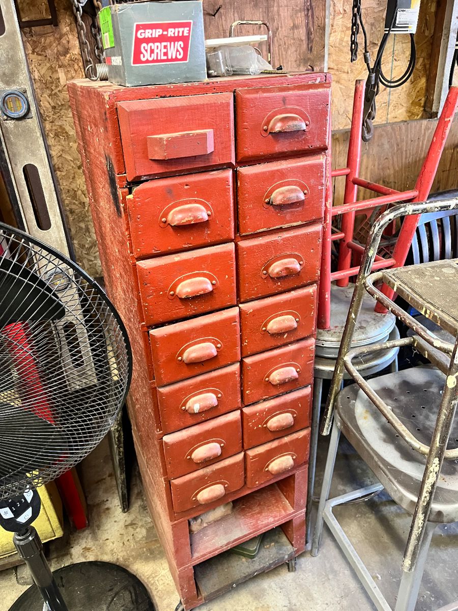 Men’s garage estate sale in Southgate, MI starts on 11/18/2023