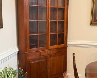 Corner China Hutch with Dental Moulding