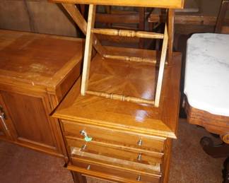 side table with TV Trays