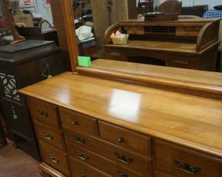 dresser with mirror
