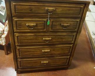 chest of drawers