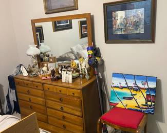 Chest of drawers with mirror