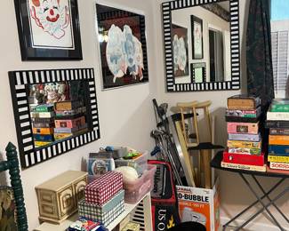 Mirrors, pictures, wall art