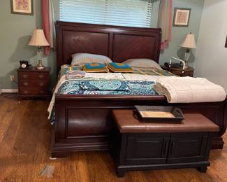 Sleigh bed with mattress and box springs
