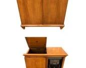 Mid-Century Modern Magnavox Radio & Phonograph Console