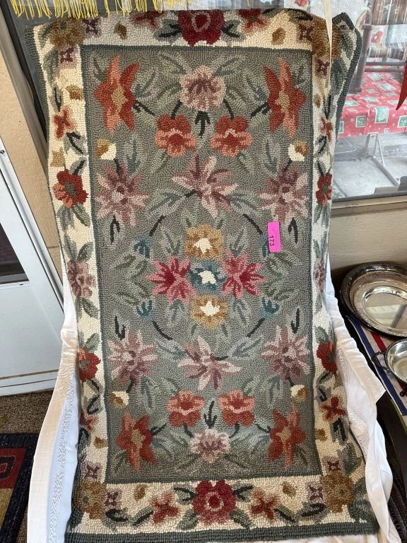 CARROLLTON IN HOME ANTIQUES & VINTAGE GLASS... starts on 11/14/2023