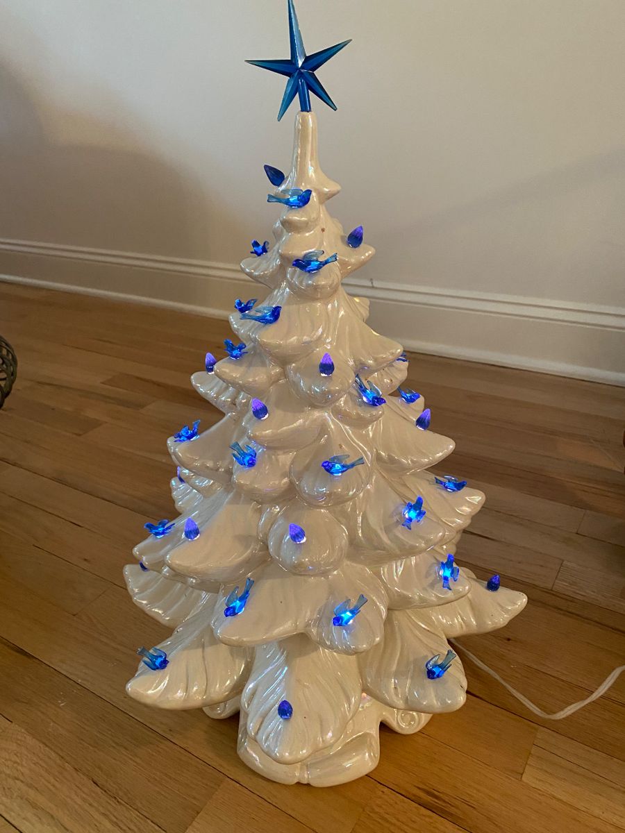 VINTAGE CHRISTMAS TREE