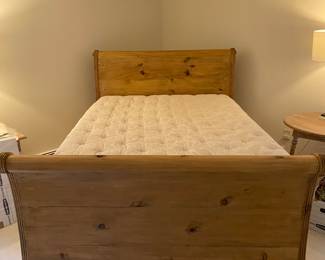 QUEEN SIZE SOLID PINE SLEIGH BED