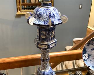 Vintage Chinese porcelain pagoda 