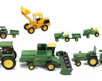 376	Lot of Lead Figures Including Britains, German	Lot of lead figures. Collection of animal figures, mostly English, including Britains; set of Wy-Wi German military and native American figures, in partial original box. Camel 2 3/8"H, largest pig 2 1/2"L. All with some wear and paint loss, box missing lid and with wear and tears.
