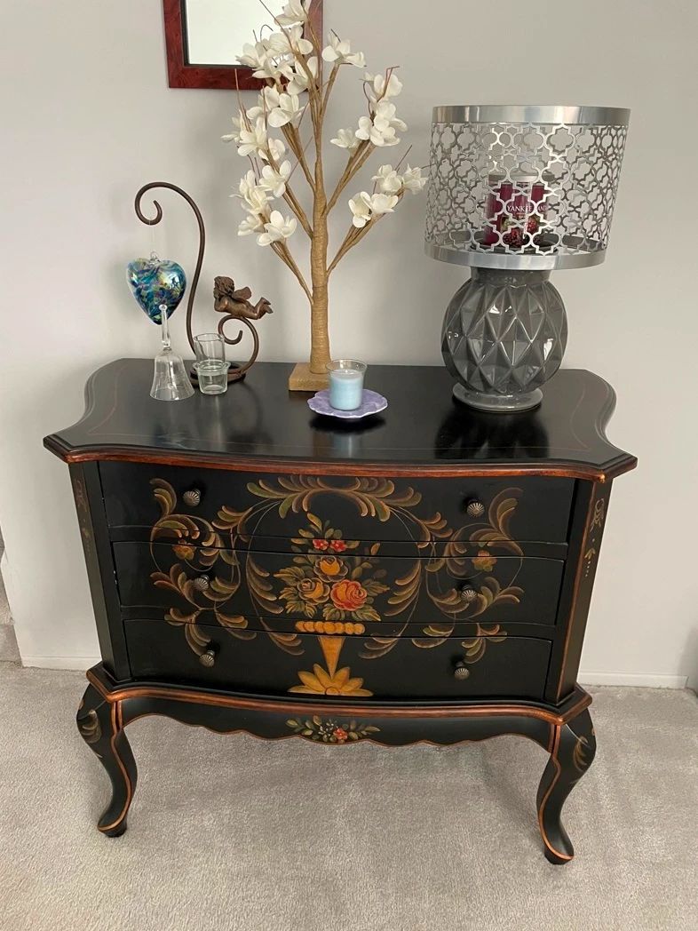 A Very Nice Flushing Estate Sale 1117 and... starts on 11/17/2023