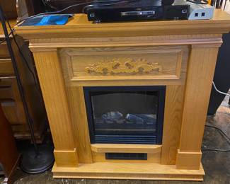 QUALITY CRAFT 38" Oak Electric Fireplace Heater, Corner or Flat against a wall  