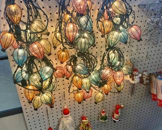  Large colored string lights 