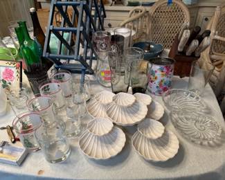 Christmas glasses, wine rack, 5 seashell dishes great for shrimp and cocktail sauce or chips and dip