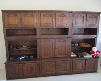 Entertainment Center is 6 Pieces. 