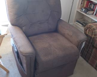 Pride  electric chair  that  lifts  your  feet  up