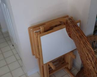 set  of  tray tables