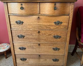 ANTIQUE OAK DRESSER WITH ALL ORIGINAL PULLS 
