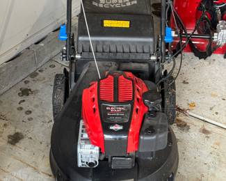 LIKE NEW GAS MOWER 
