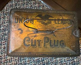 TOP OF THE UNION LEADER TOBBACCO TIN 