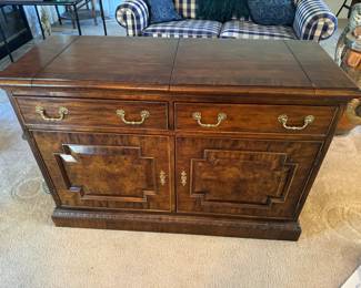 This is a super lovely server bought from Breuners back in the 70’s - do you remember Breuners - I remember the store in Stockton always smelled so good !! Hey, I  was a chubby kid what can I say 