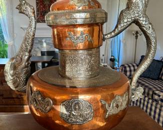 Close up!!!!  This beauty is 40 inches tall and wants to take you to dinner and dancing!! 