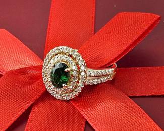  Gorgeous 1.2 Carat Green Tsavorite and Diamond Ring in 14k Yellow Gold Ring - Size 7.25 (w/ Insurance Appraisal)
