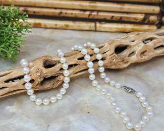 Lot #SB 346- Beautiful Strand of Cultured Akoya Pearls 5.5mm on a 21" Necklace with 14k White Gold Filagree Clasp - Knotted