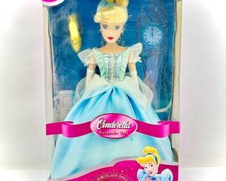 Large 16” Porcelain Cinderella Disney Princess Keepsake Doll w/ Key & Glass Slipper- 2004 Brass Key
