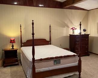 queen size bedroom suit, great condition