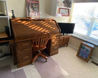 Roll top desk