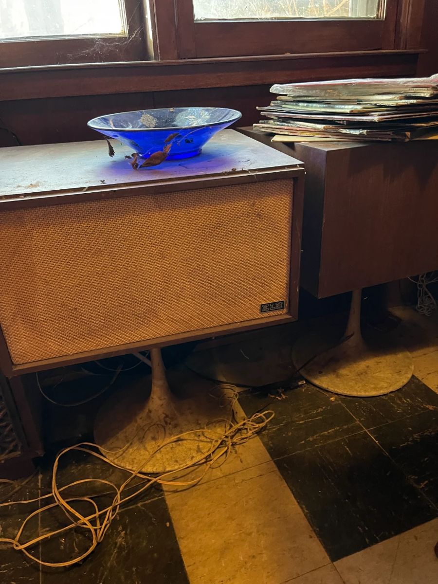 Manhasset Estate Sale Take It Away NY starts on 11/18/2023