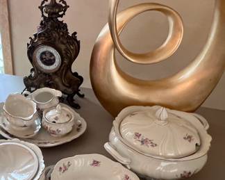 CHINA & DINNERWARE