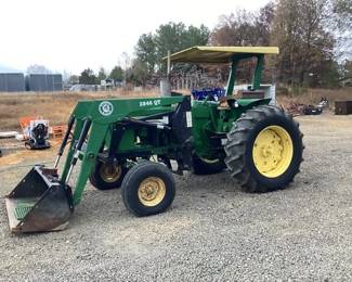 John Deere 3020 TRACTOR
