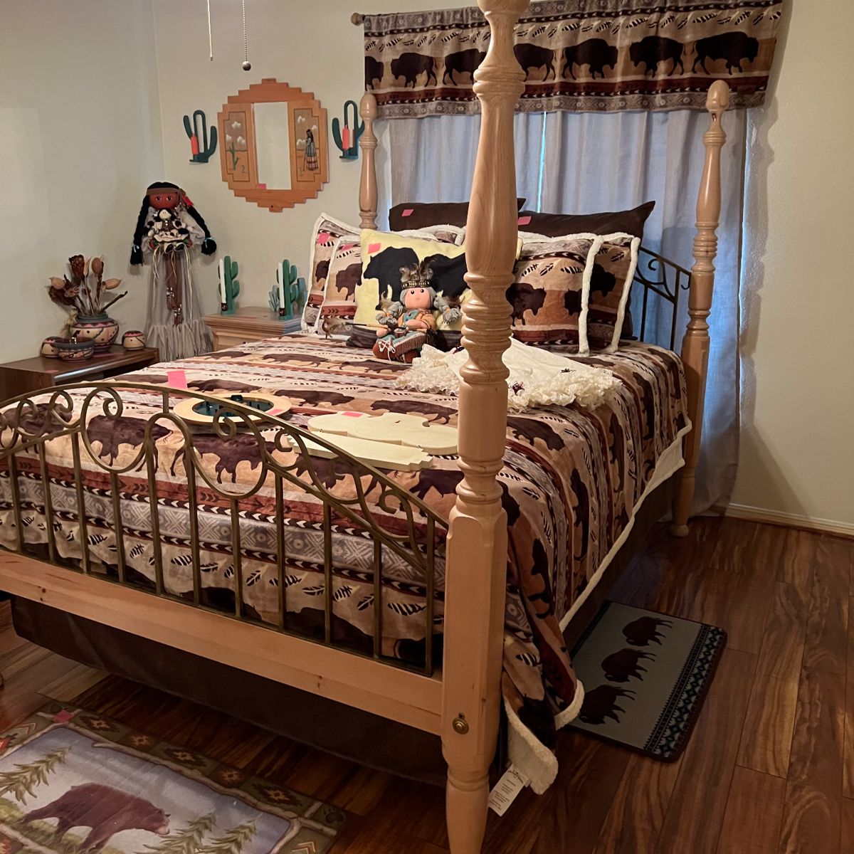 Vista Villas Unique Finds Large Estate Sale starts on 11/18/2023