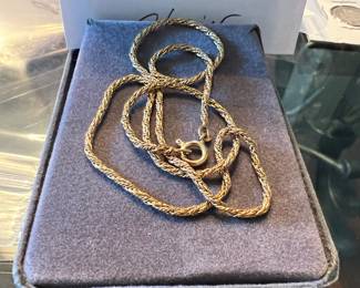 18kt gold chain necklace