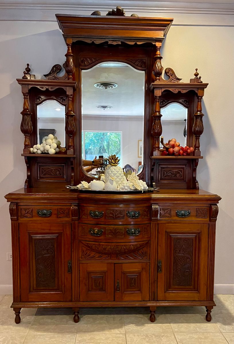 Helyn & Bill Farris Estate Sale by Tref’s... starts on 12/14/2023