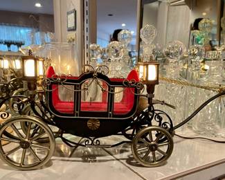 MCM Carriage Light-up Musical Decanter Stand
