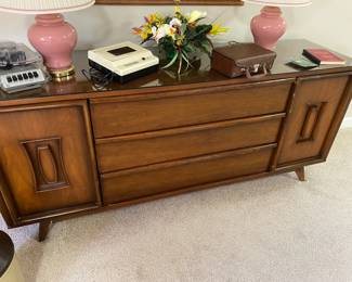 Unagusta "Distinction" Dresser / Mirror $ 580.00