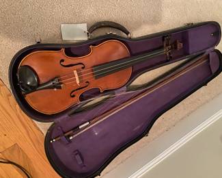 Czechoslovakian Strativarius Reproduction Violin / Case $ 148.00