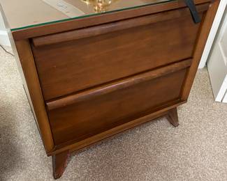 Unagusta "Distinction" Mid Century End Table $ 200.00
