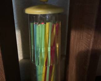 VINTAGE STRAW HOLDER