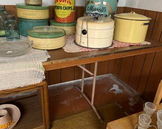 TINS AND NEAT VINTAGE FOLDING TABLE!