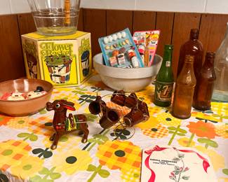 ANTIQUE BOTTLES, VINTAGE HORSE AND CART GLASSES. ADVERTISING