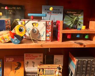 #VINTAGE#FISHERPRICE#TINTOYS#BOOKS