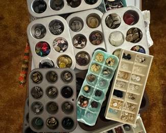 BUTTONS BUTTONS WHO HAS THE BUTTONS!